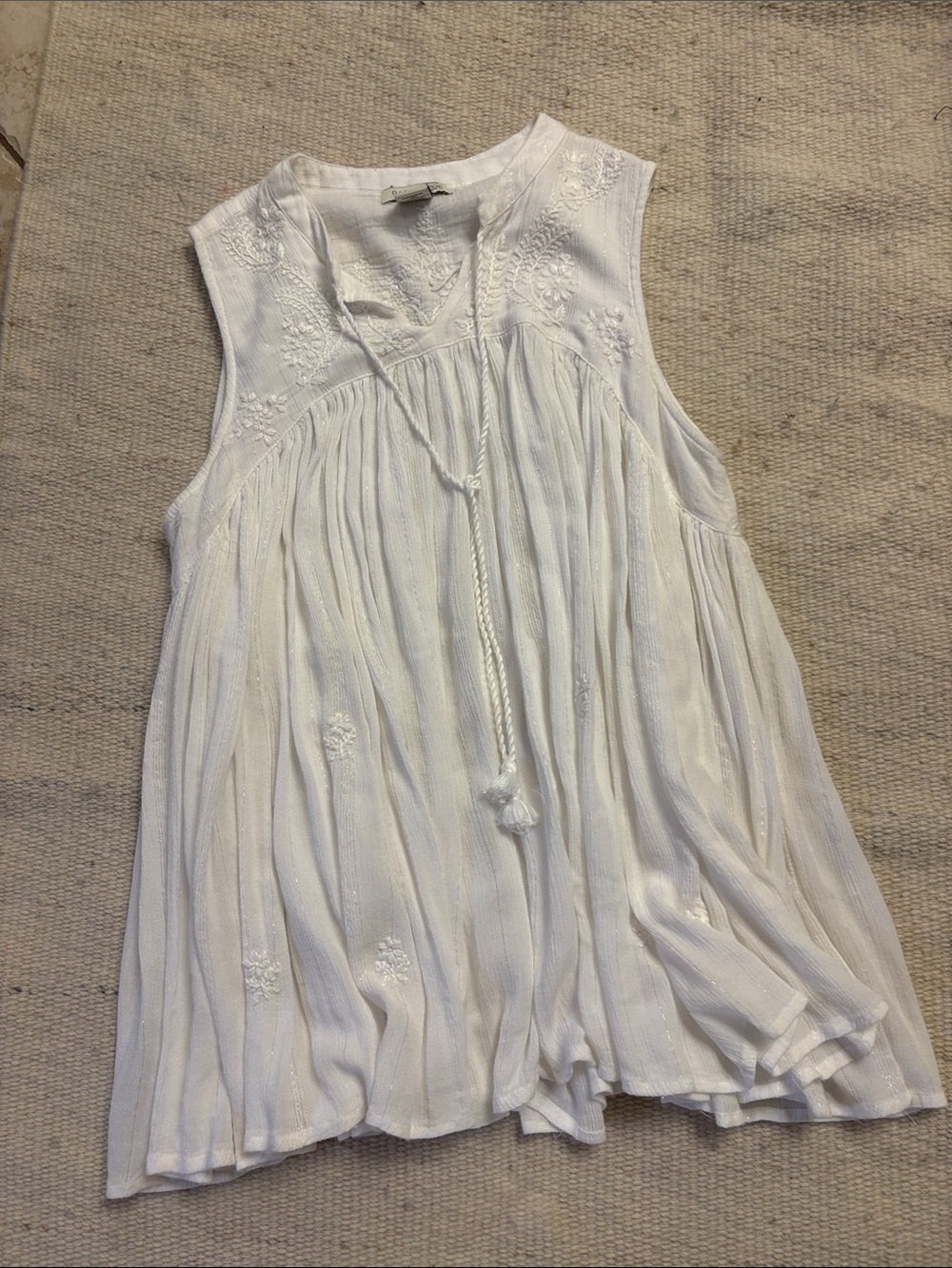 Rachel Zoe White Sleeveless Embroidered Pleated Tank